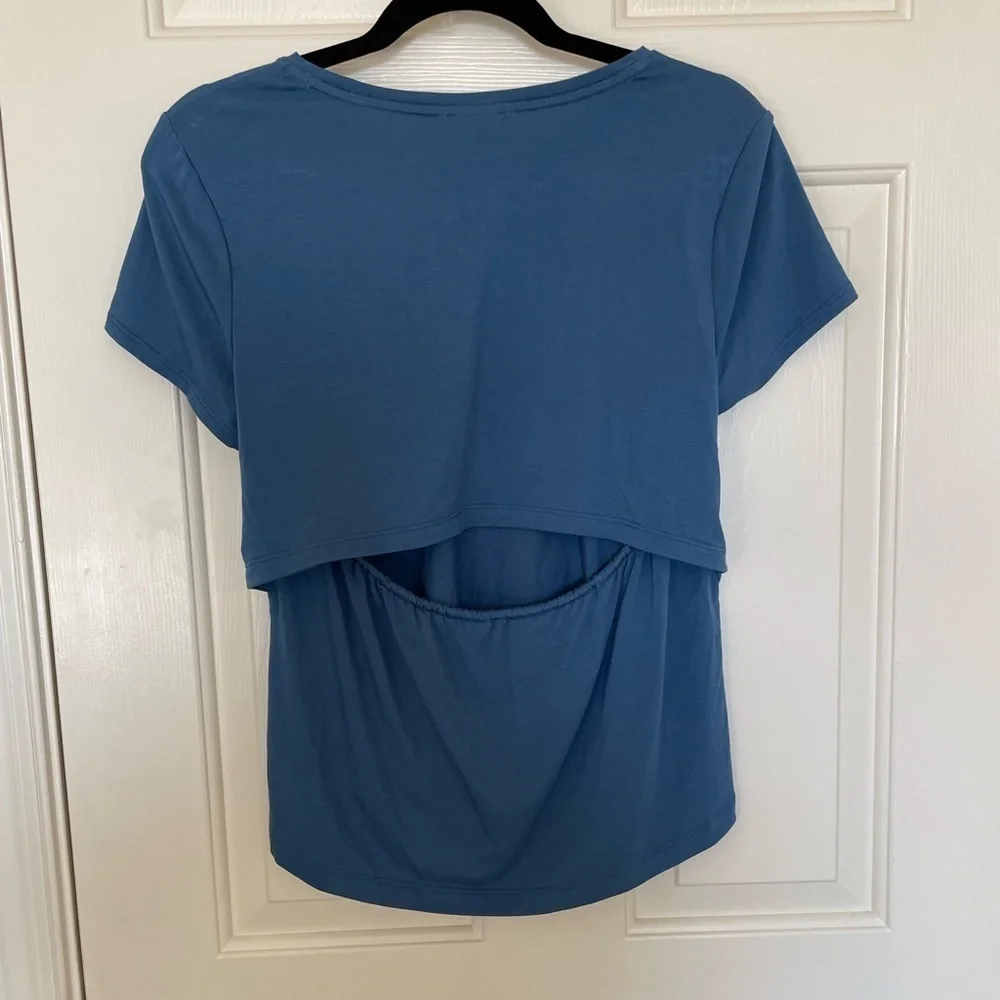 Athleta backlesss tshirt small